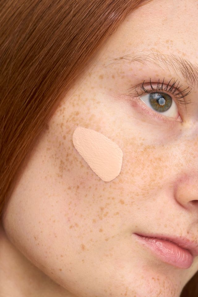 Youngblood BeyondBlur™ Skin Perfecting Foundation 30ml