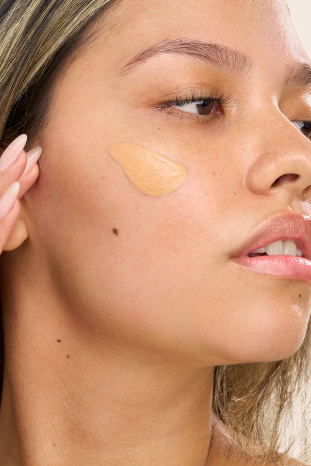 Youngblood BeyondBlur™ Skin Perfecting Foundation 30ml