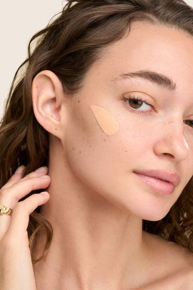 Youngblood BeyondBlur™ Skin Perfecting Foundation 30ml