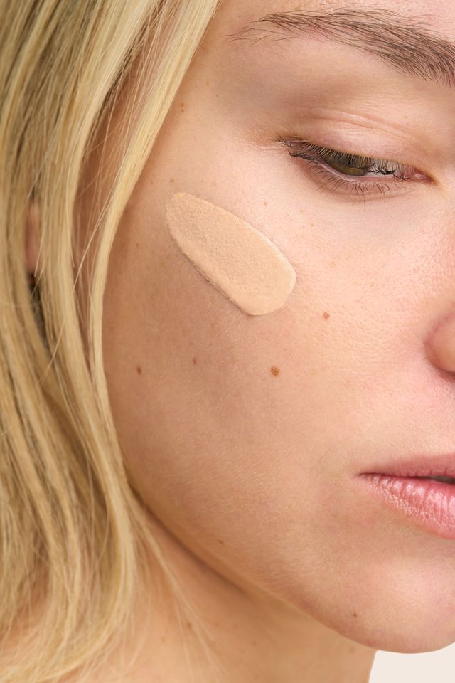 Youngblood BeyondBlur™ Skin Perfecting Foundation 30ml